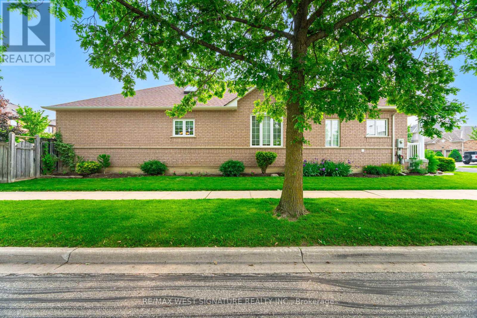 121 CALERA CRESCENT