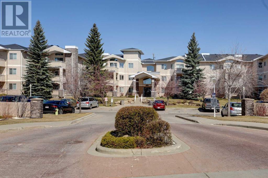 208, 20 Country Hills View NW