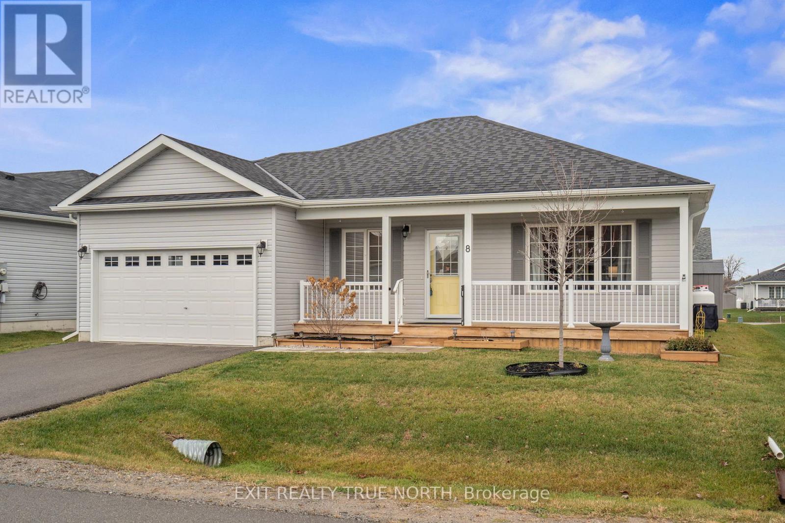 8 SINCLAIR CRESCENT - Photo 3