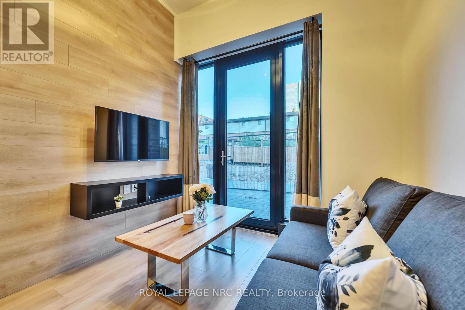 133 - 145 COLUMBIA STREET W