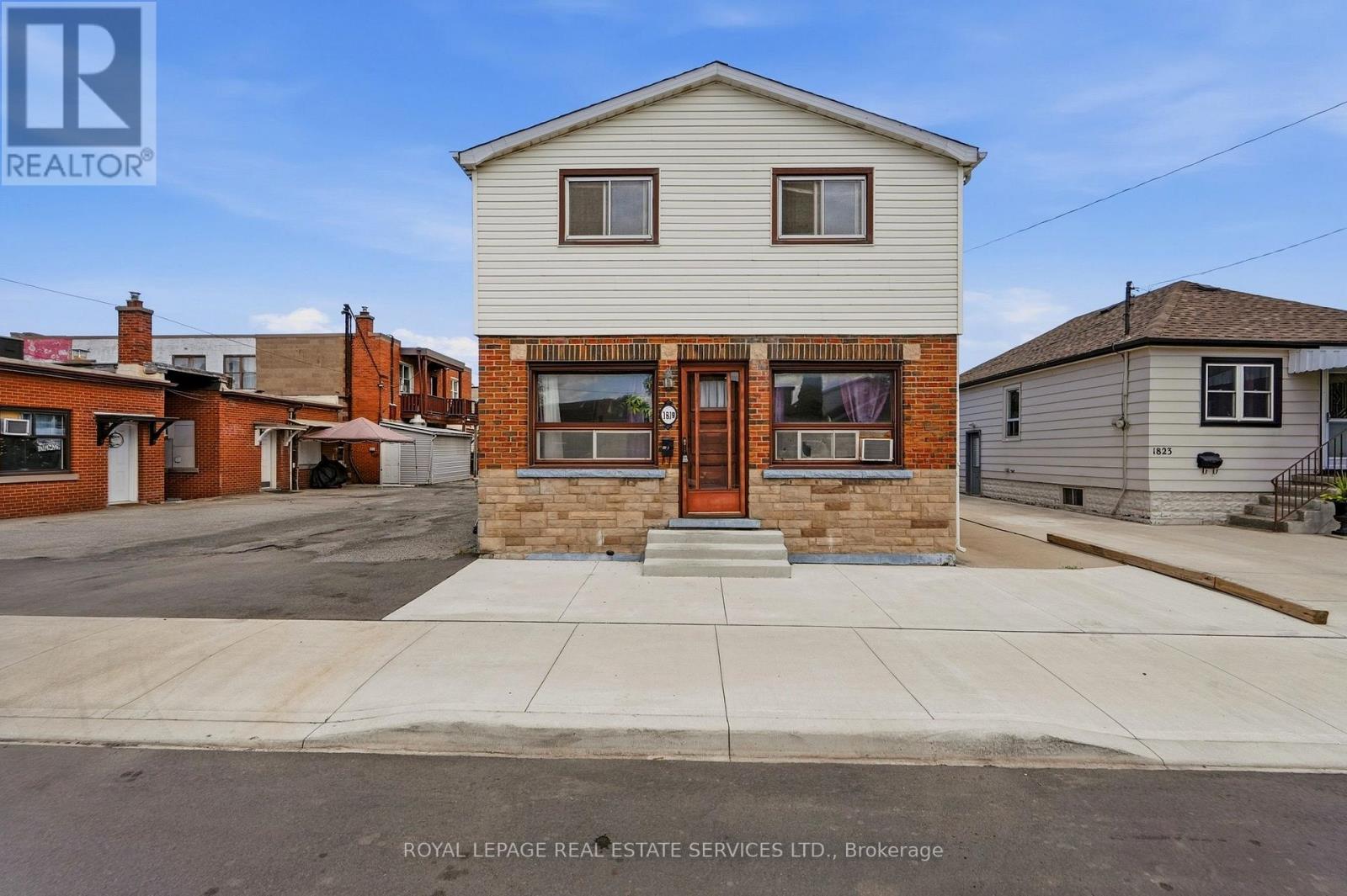 1819 MAIN STREET E