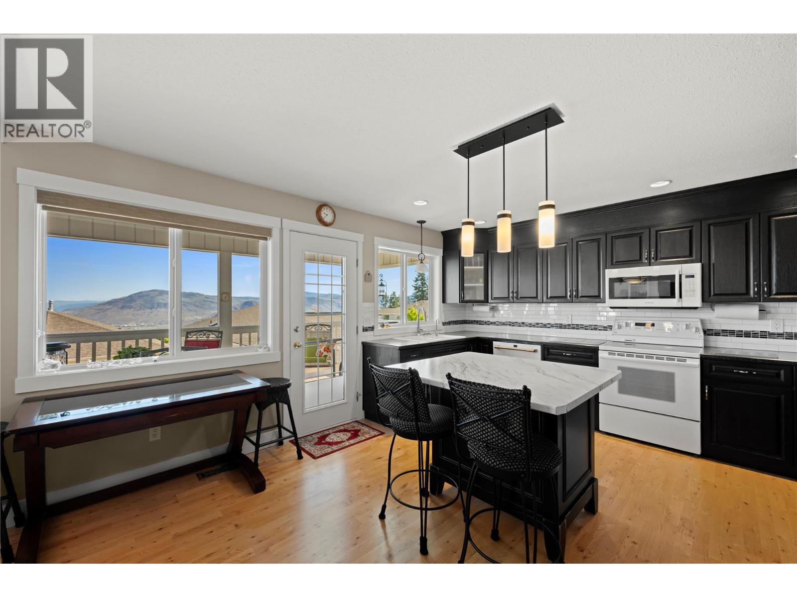 2030 Van Horne Drive Unit# 32