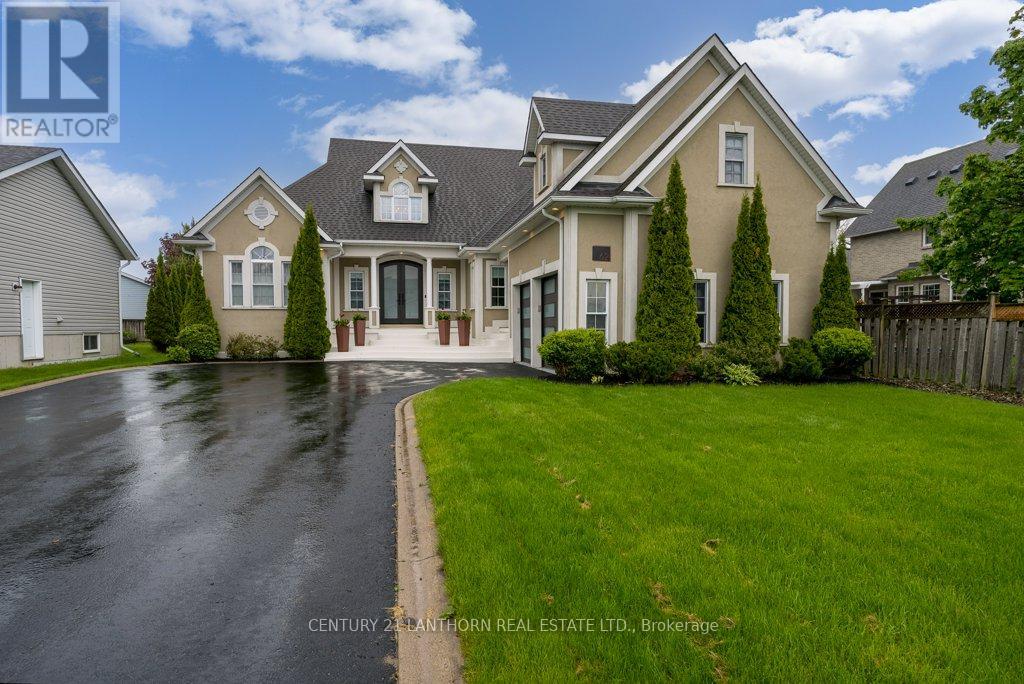 62 DAVEY CRESCENT