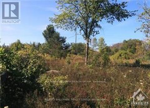 49 RIDEAU AVENUE N Montague ON K7A4W1