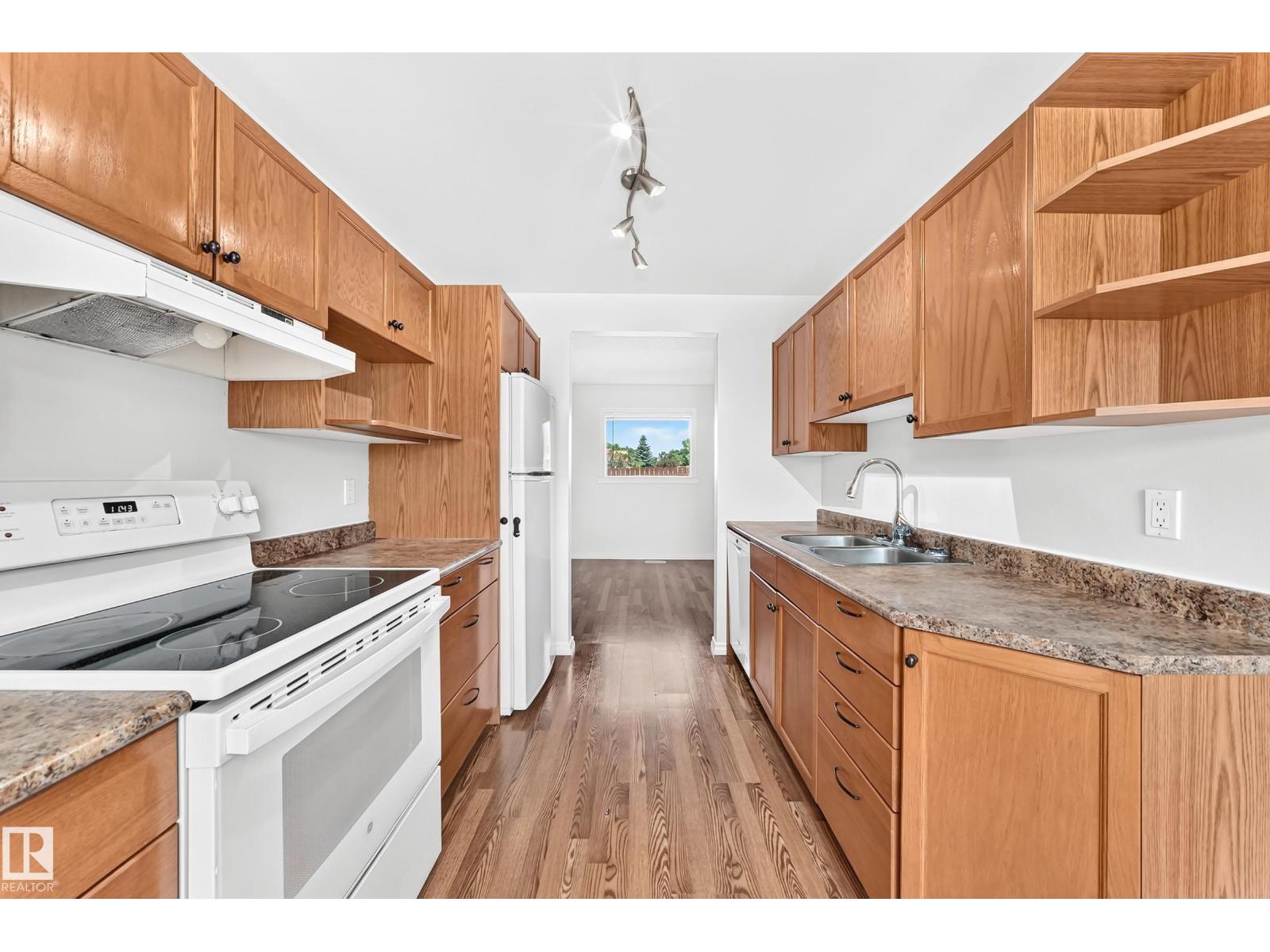 1102 MILLBOURNE RD E NW