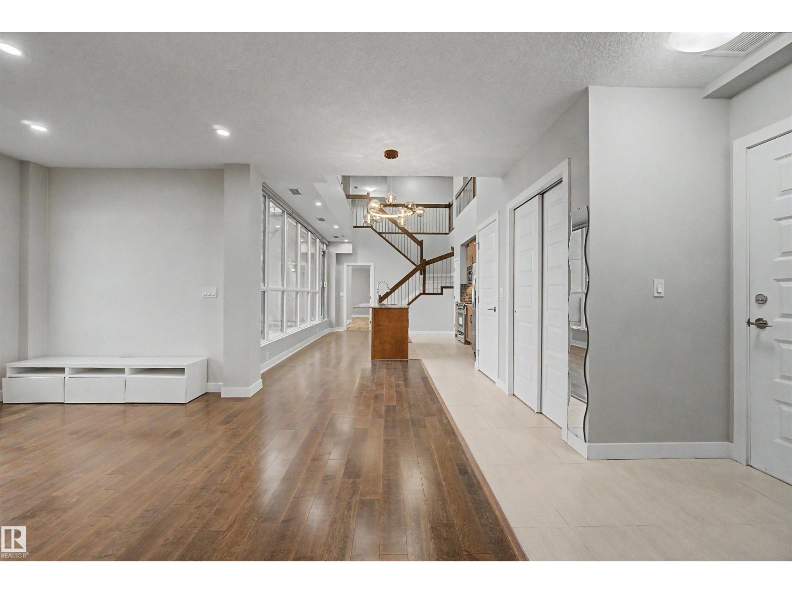 #1225 5151 WINDERMERE BV SW