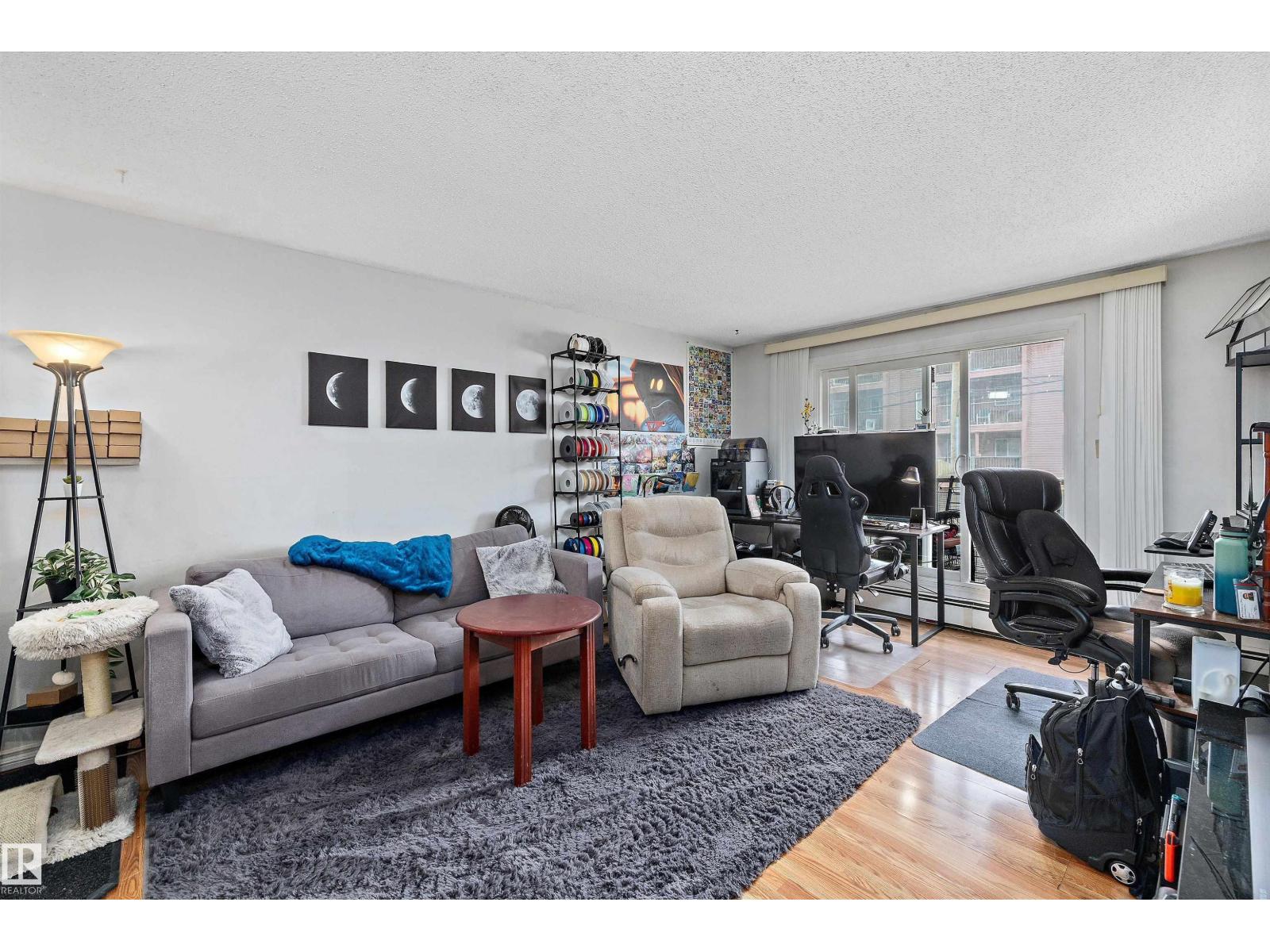 #206 10529 93 ST NW
