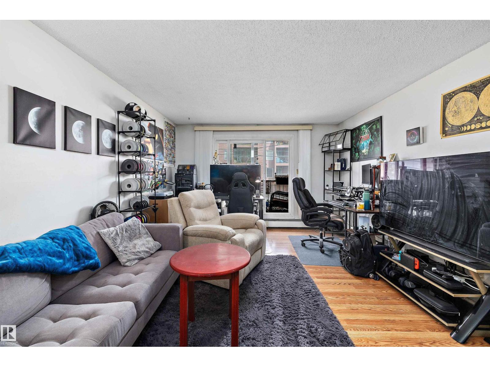 #206 10529 93 ST NW