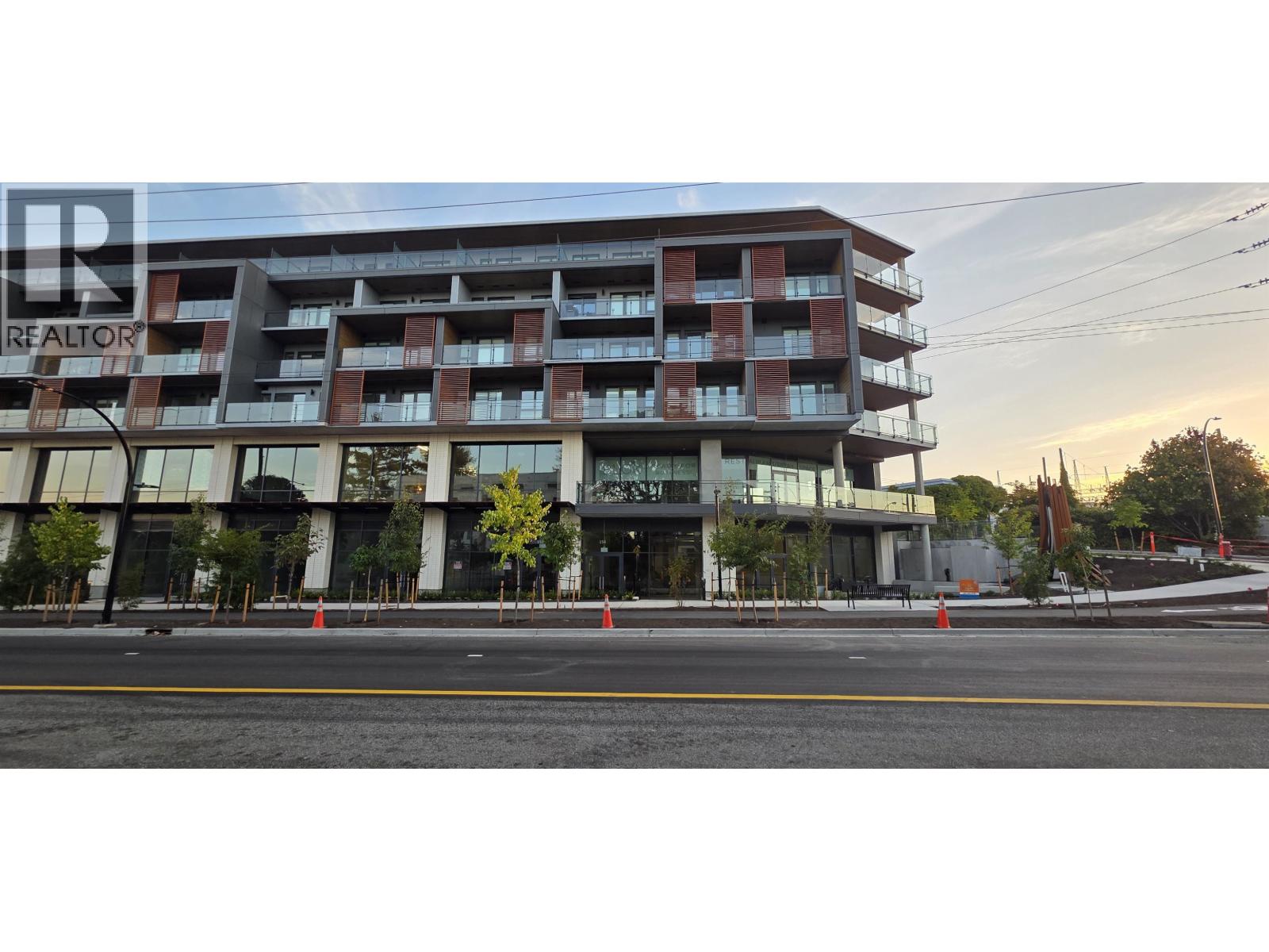 157 (CRU 1) 422 E 3RD STREET