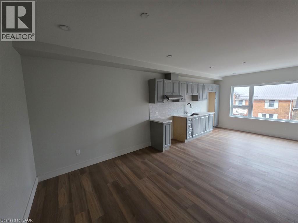 580 ADELAIDE Street Unit# 204