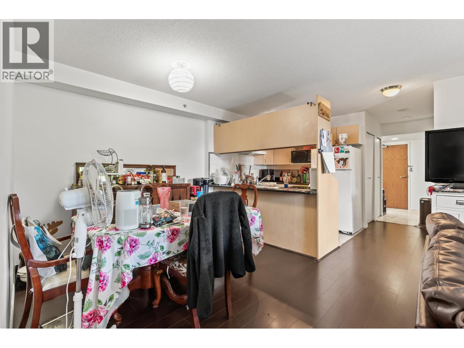 501 6611 COONEY ROAD