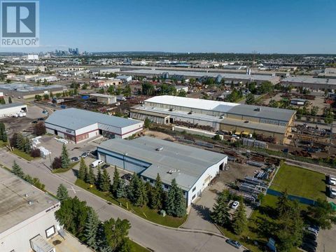 5110 56 Avenue SE Calgary AB T2C4M9