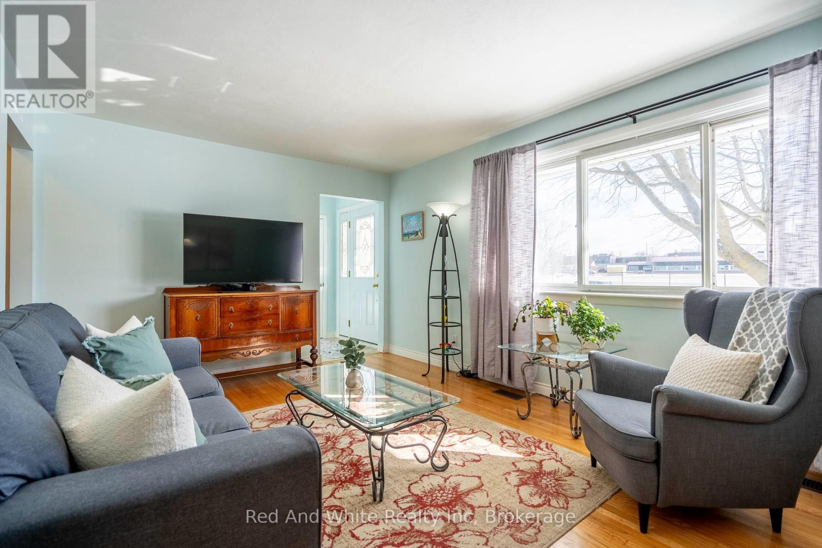 1034 WINTERHALT AVENUE