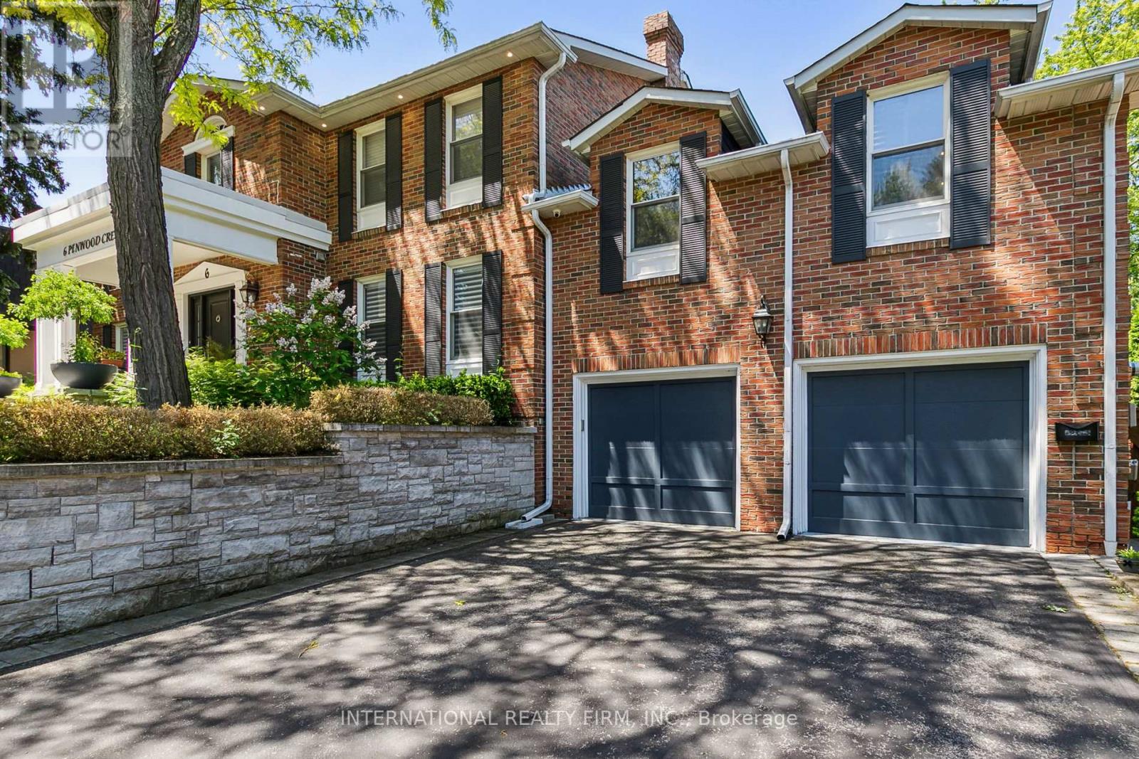 6 PENWOOD CRESCENT