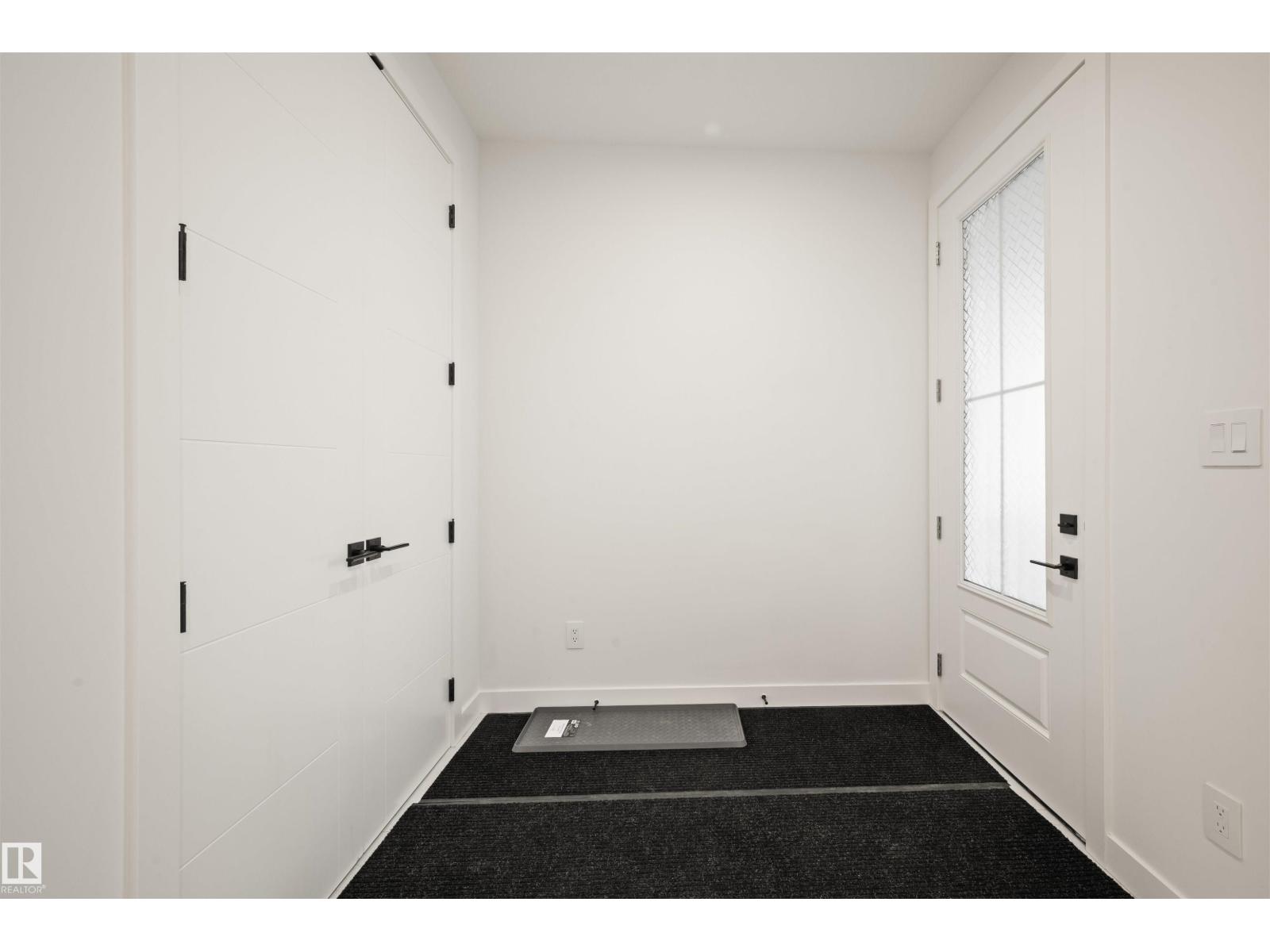 3512 45 AV NW
