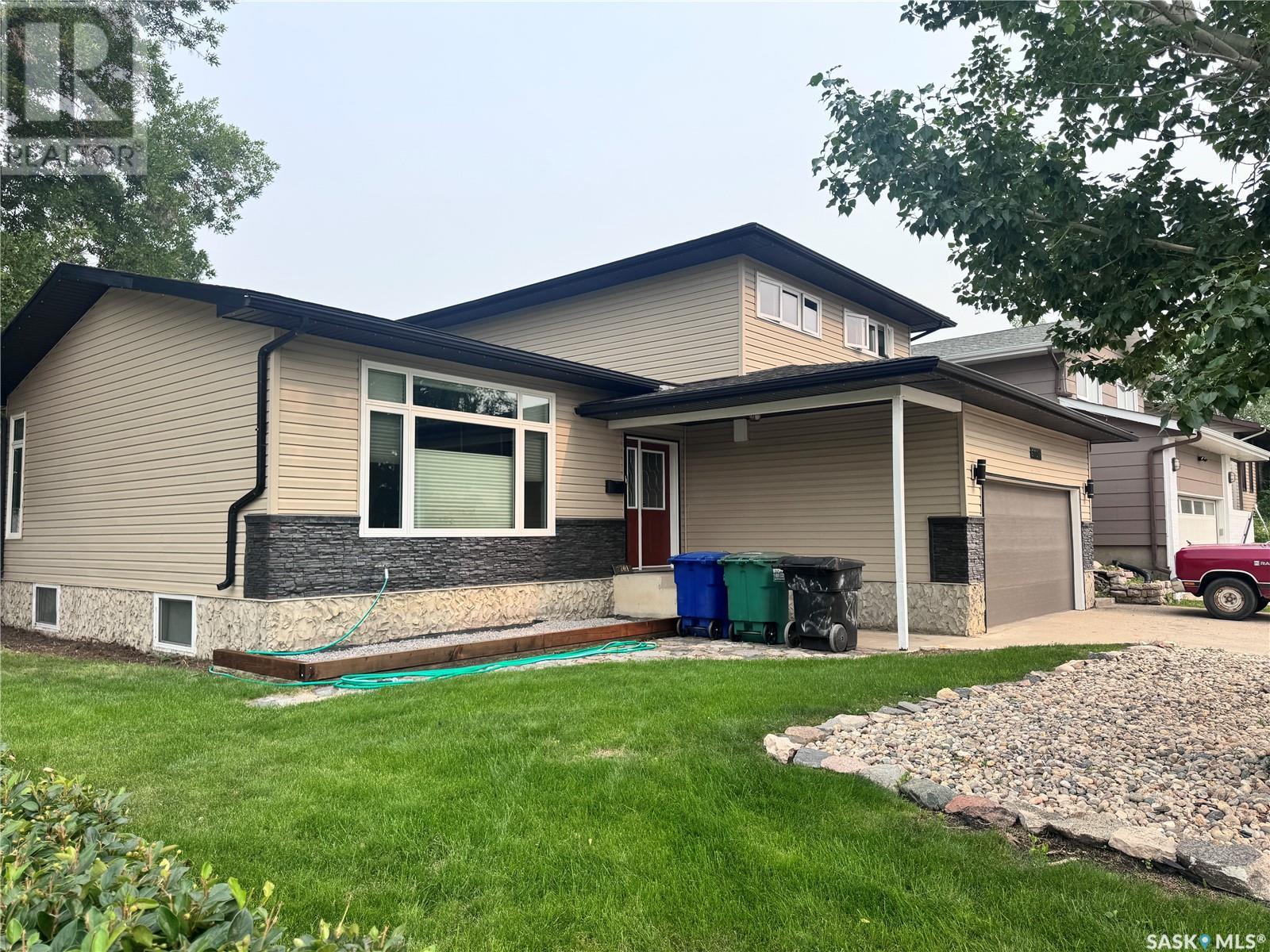 2701 Eastview