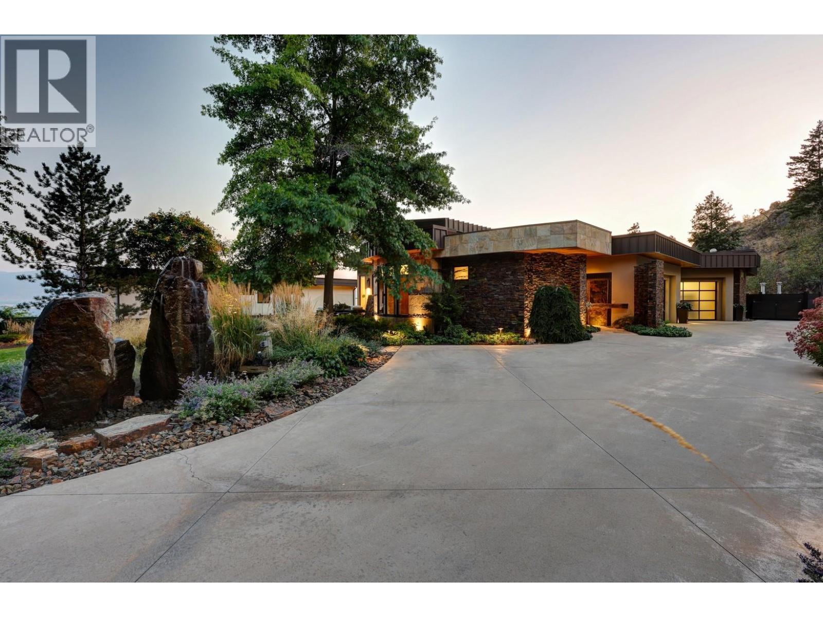 742 Highpointe Place