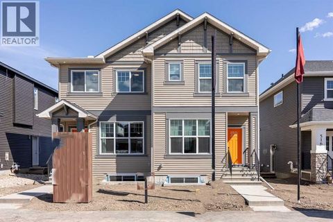 61 Aquila Terrace NW Calgary AB T3R2N8