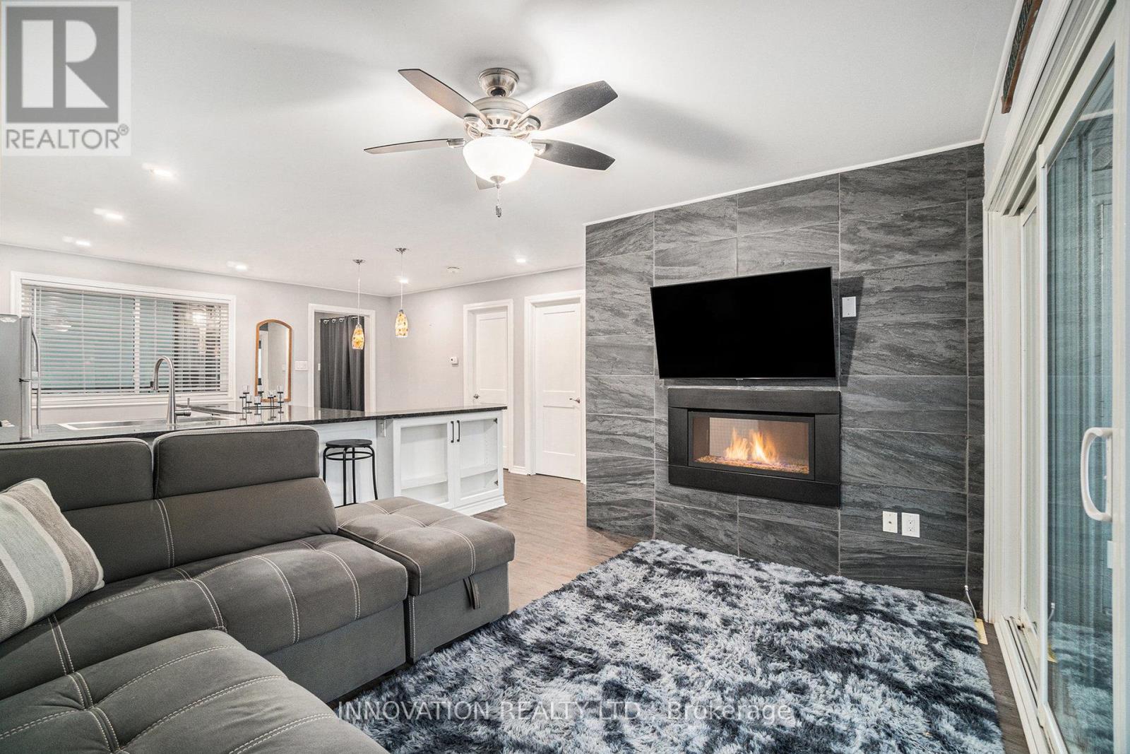 728 BAYVIEW DRIVE