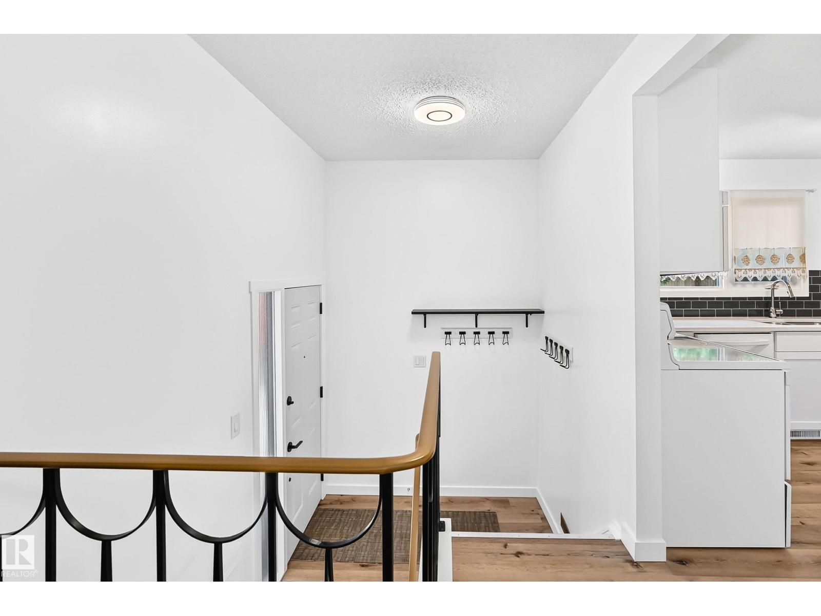 4211 135 AV NW