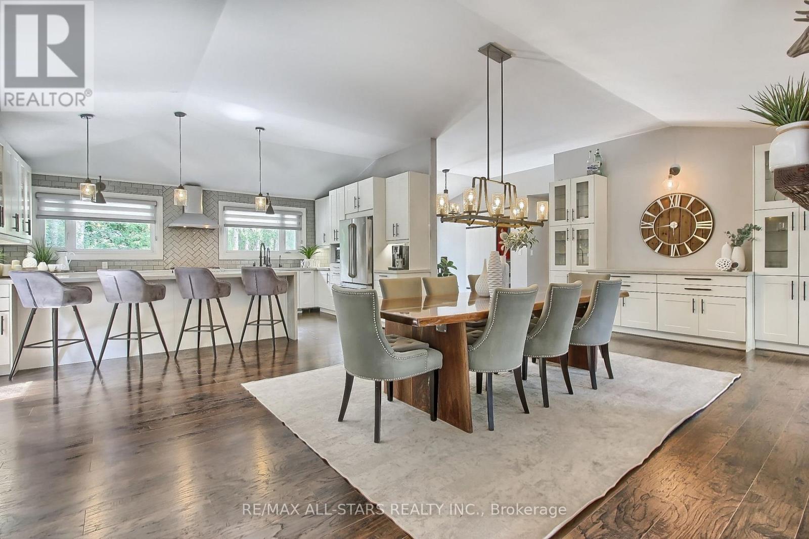 215 UXBRIDGE PICKERING TOWNLINE