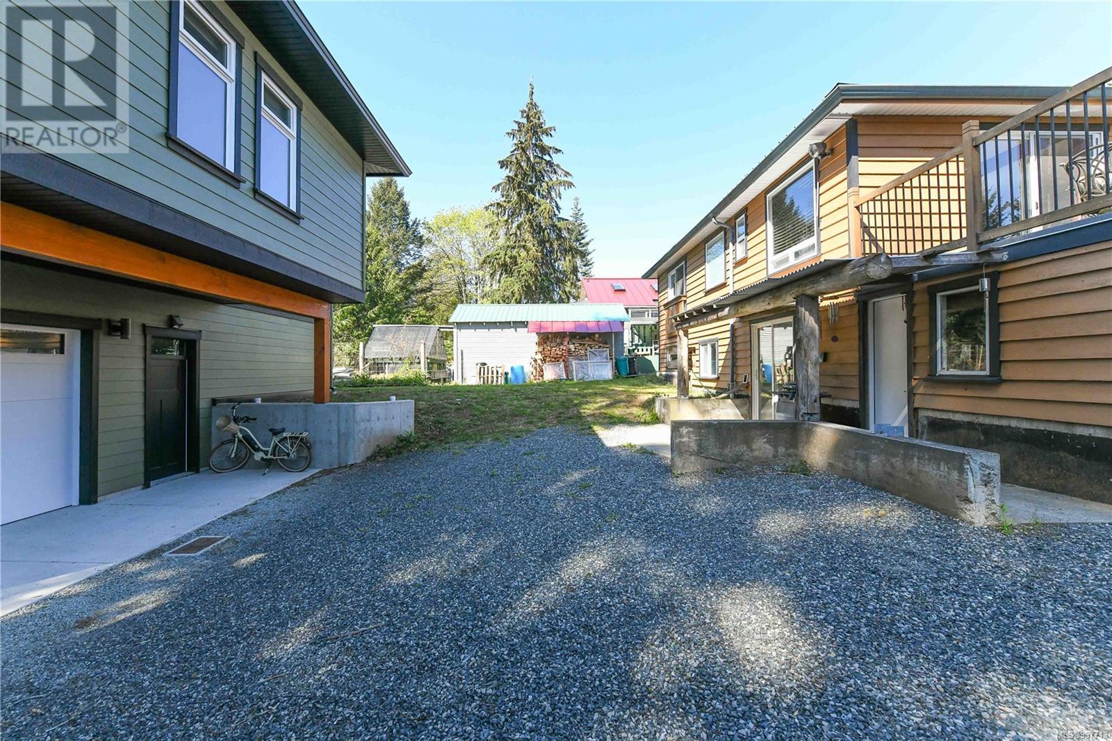 A&B 2589 Dunsmuir Ave