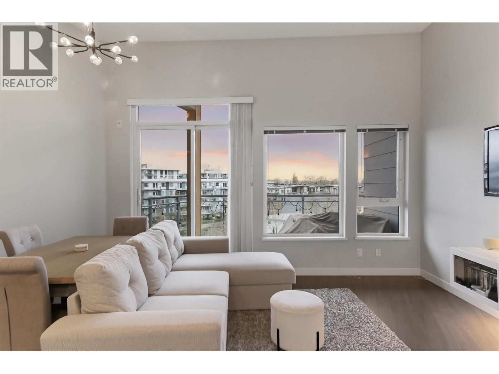 507 3263 PIERVIEW CRESCENT