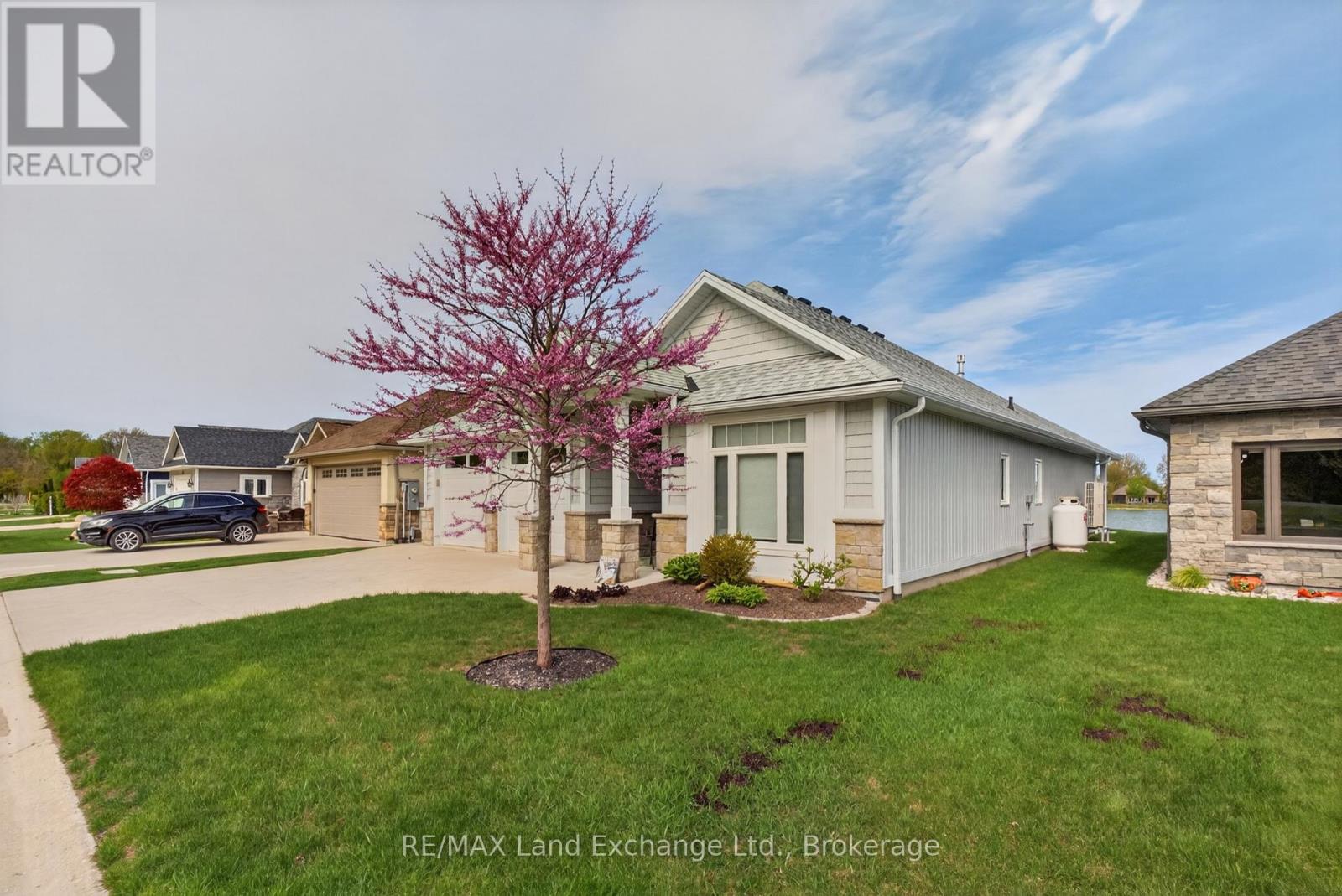 15 - 221 CARLOWAY TRAIL