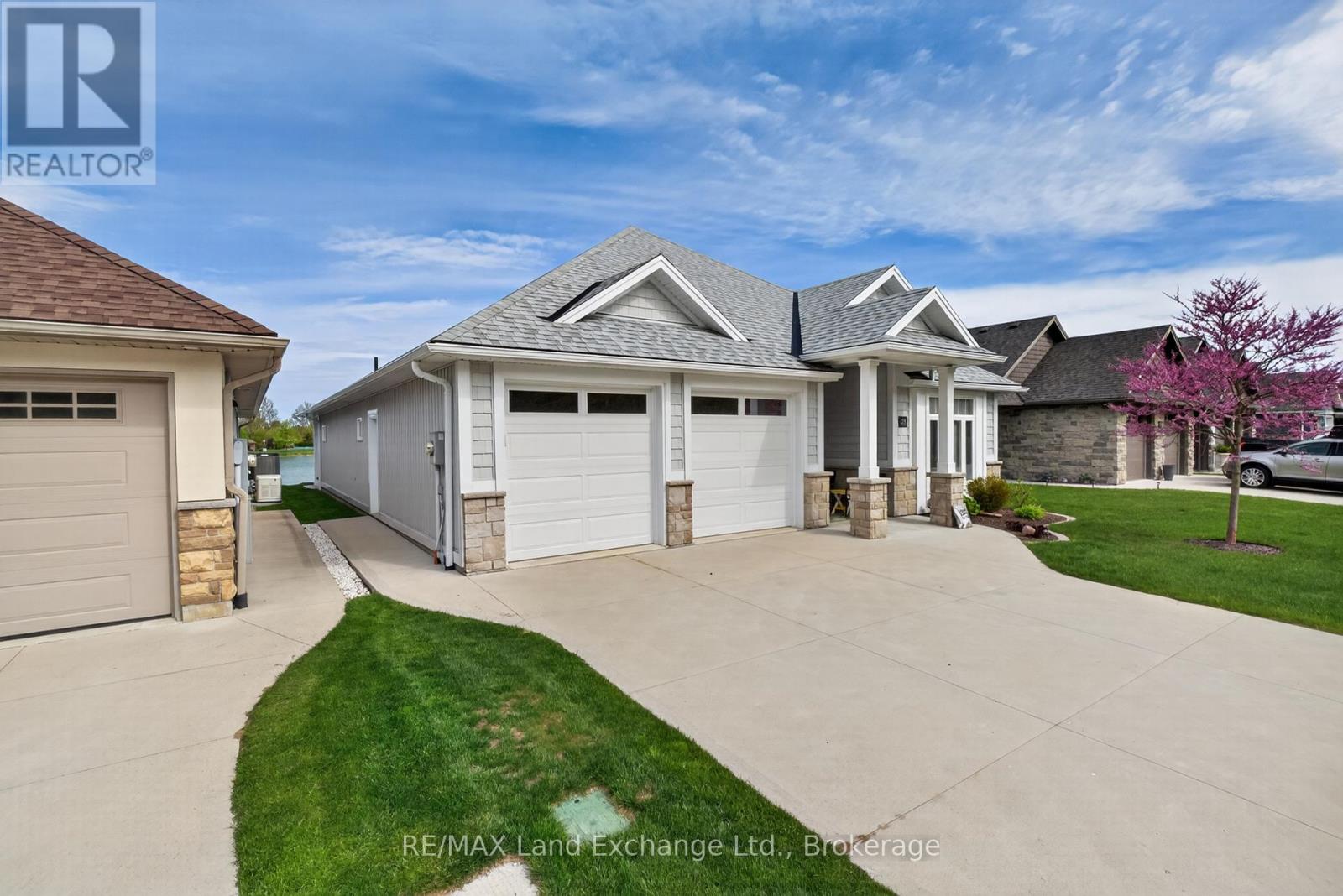 15 - 221 CARLOWAY TRAIL