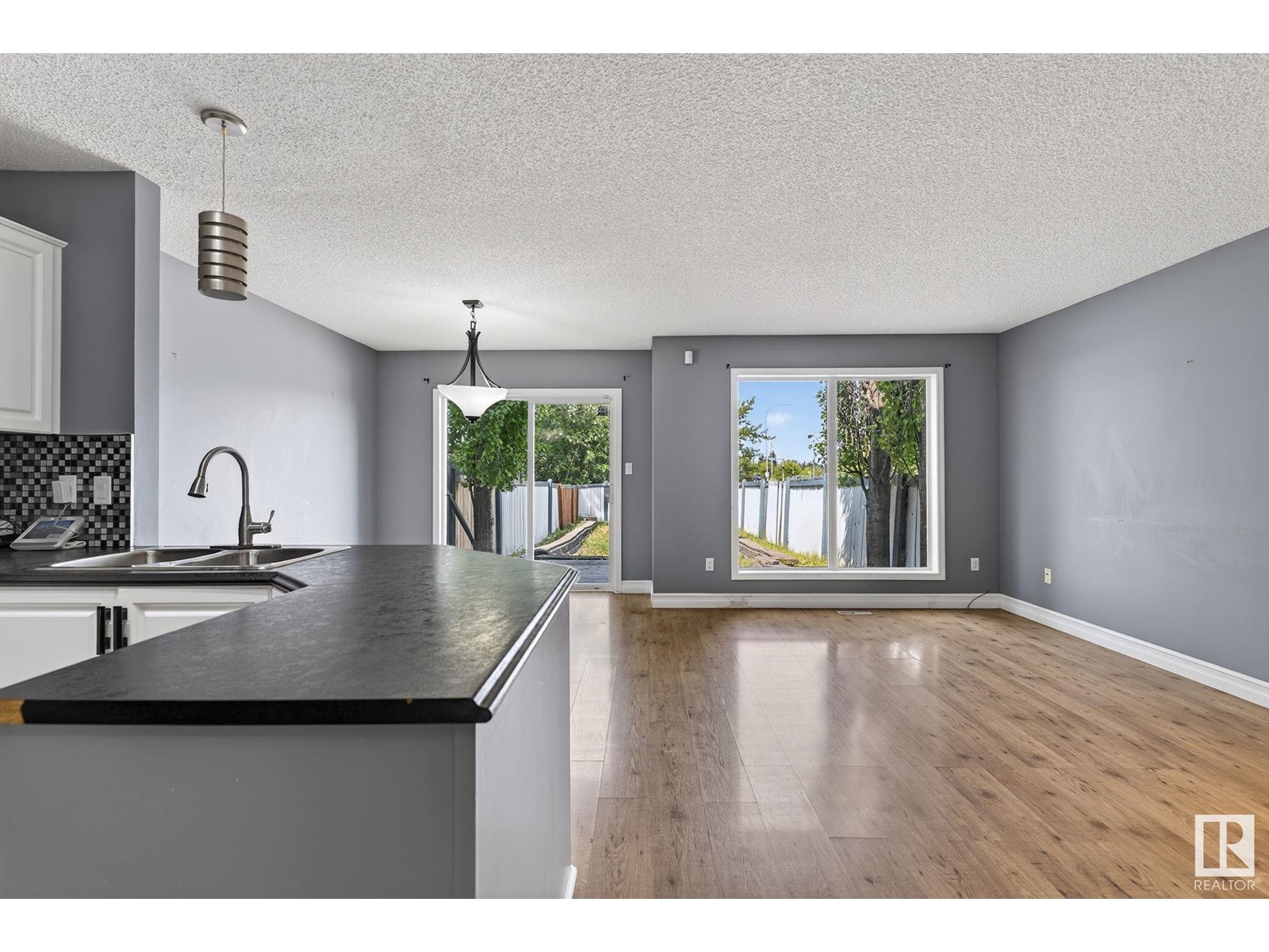 5410 CREEKSIDE PT
