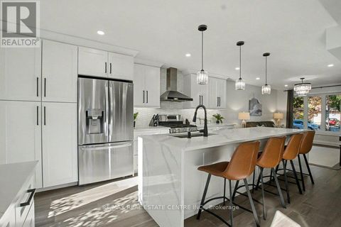 166 WESTVALE DRIVE Waterloo ON N2T1C2