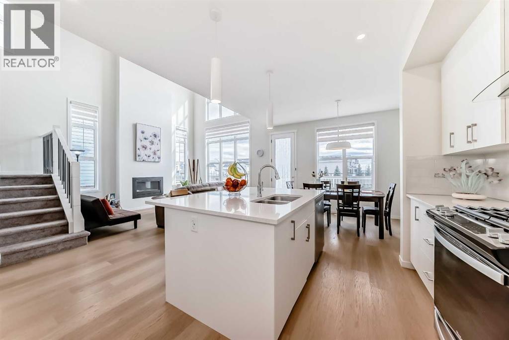 332 Magnolia Crescent SE