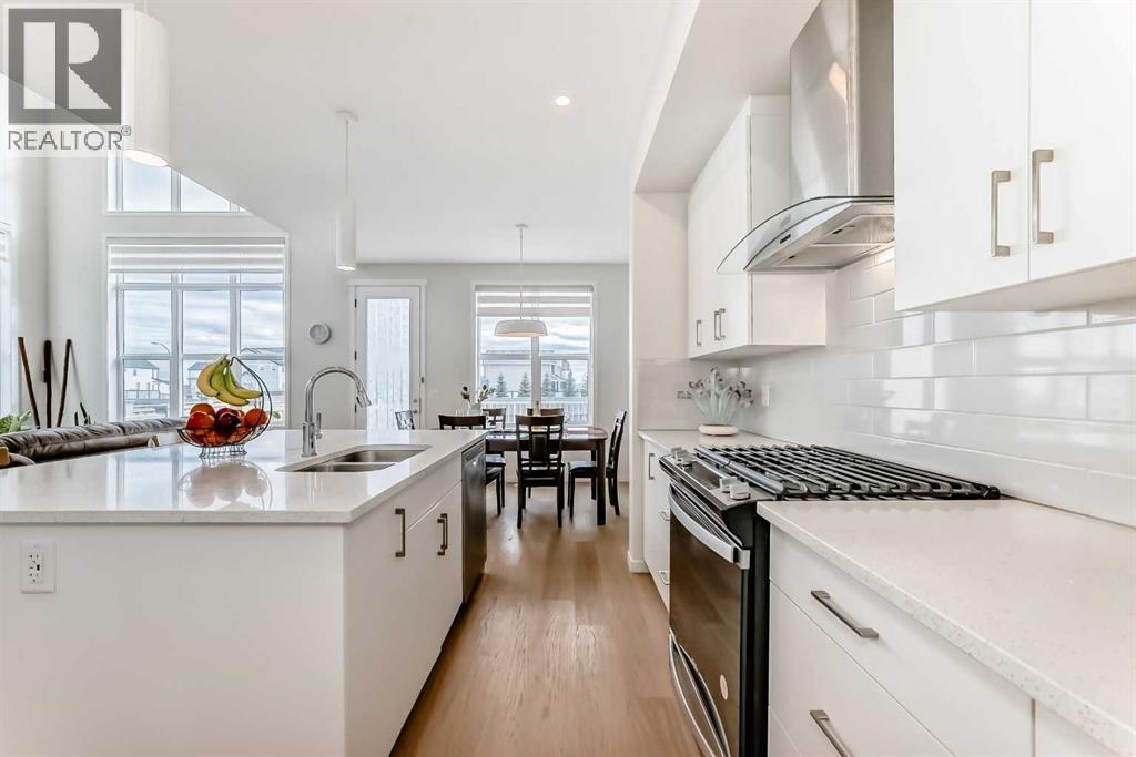 332 Magnolia Crescent SE