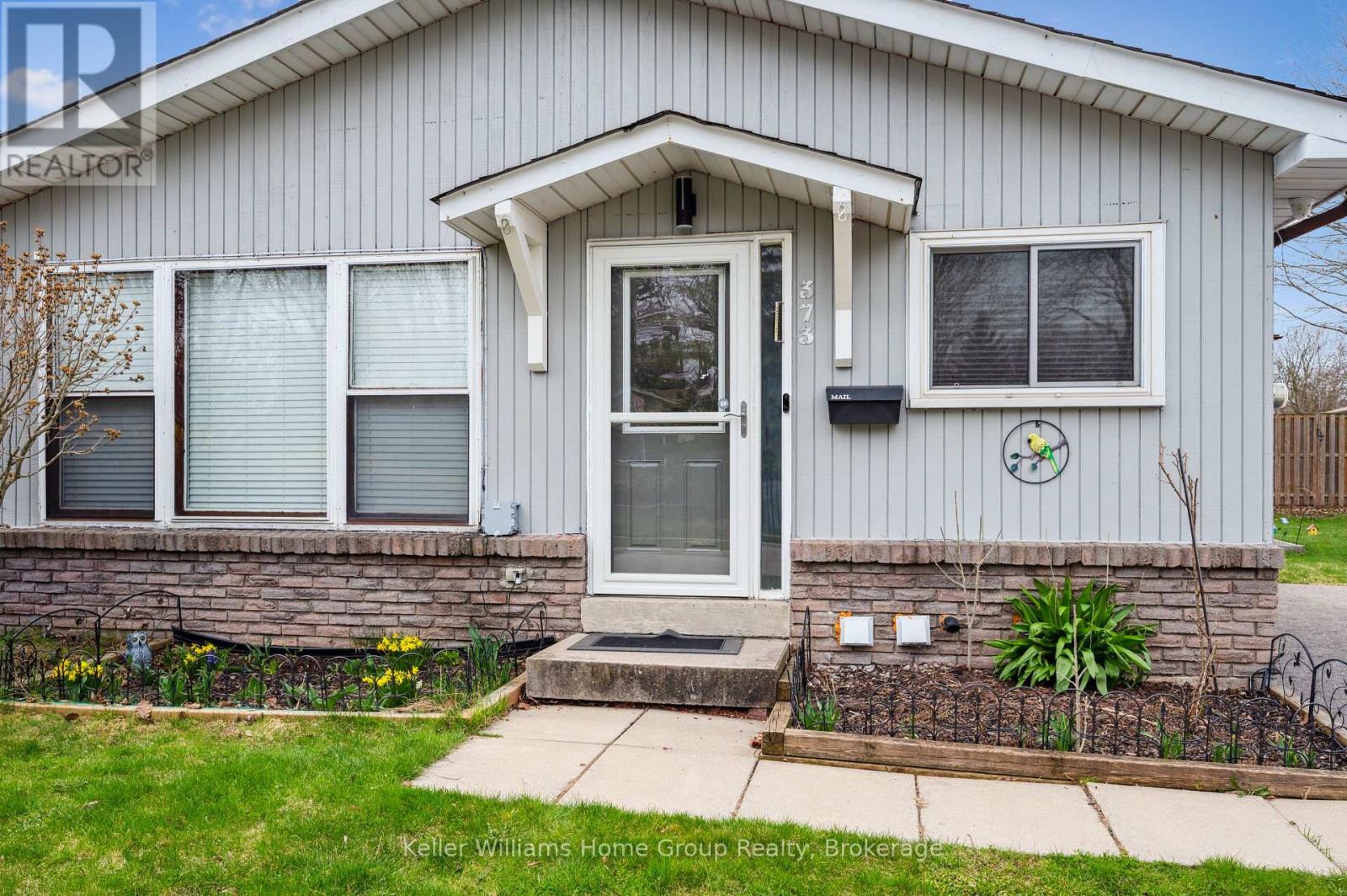 373 WEST ACRES DRIVE