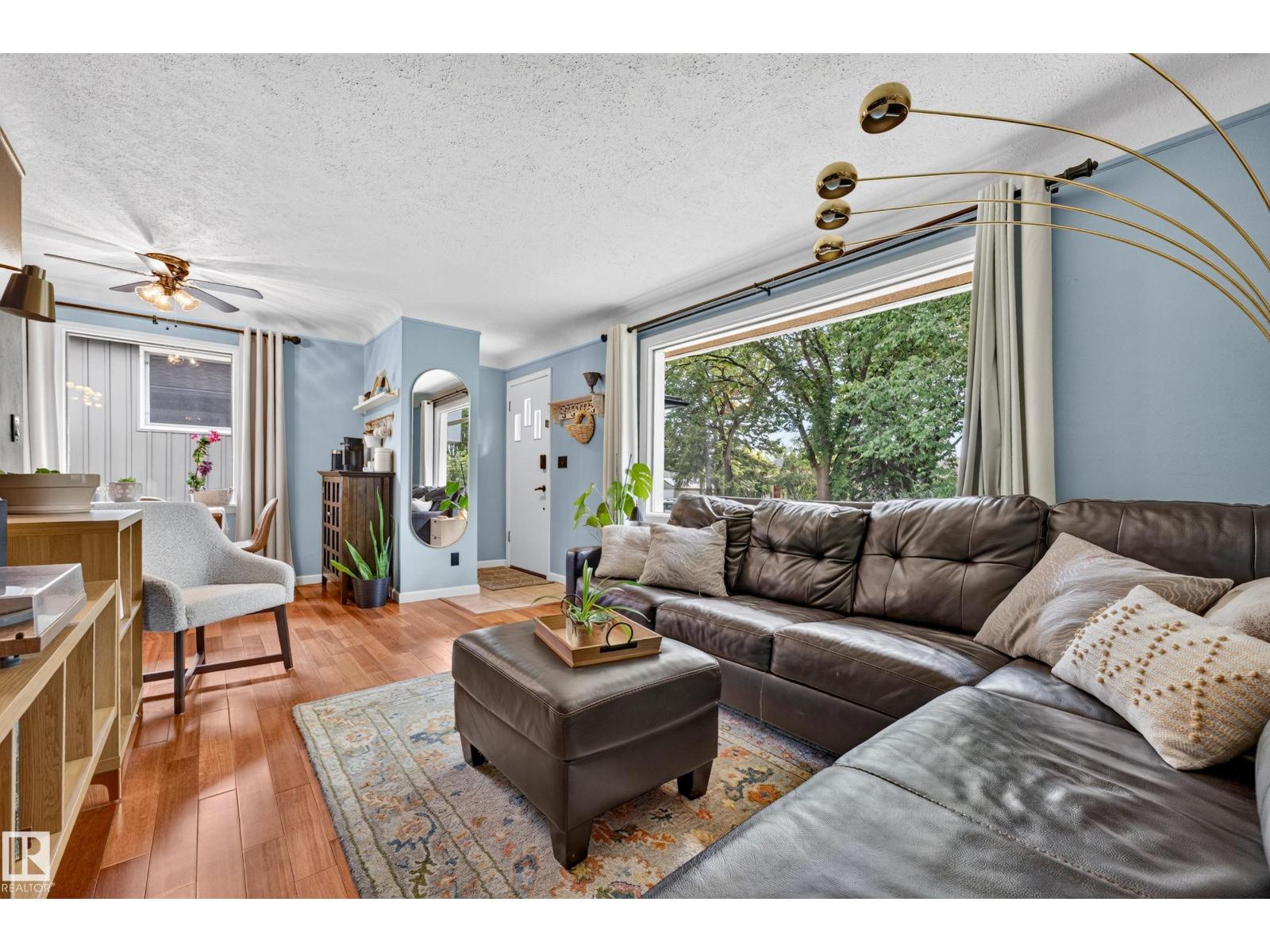7530 80 AV NW