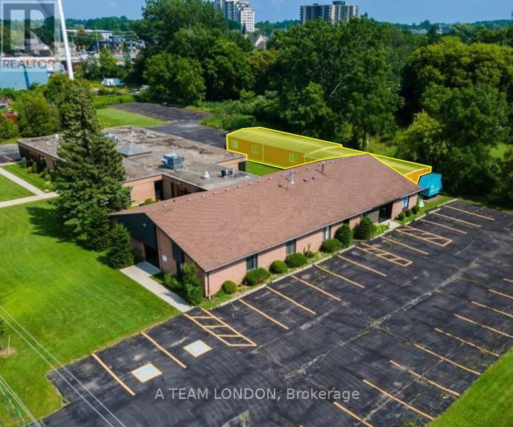 Photo 1 of 2 — 1540 NORTH ROUTLEDGE PARK, London North (North E), ON N6H5L6