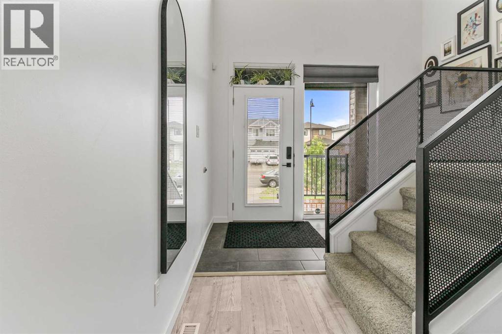 668 Aquitania Boulevard W