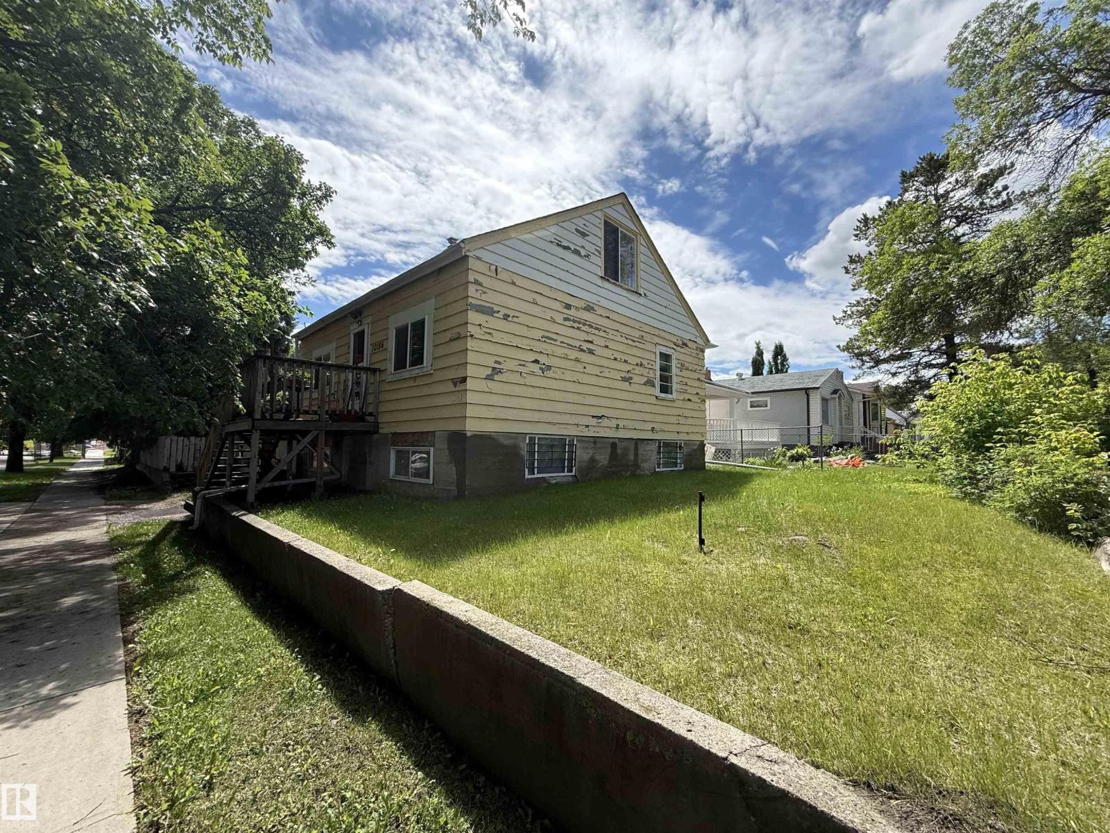 10186 143 ST NW