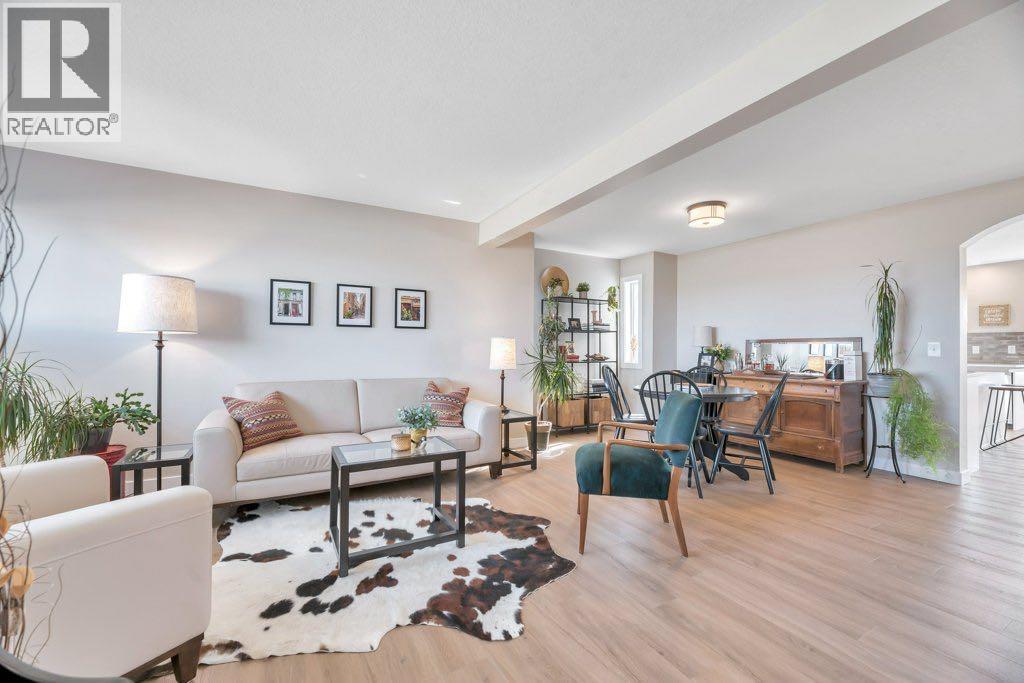 701 East Lakeview Road