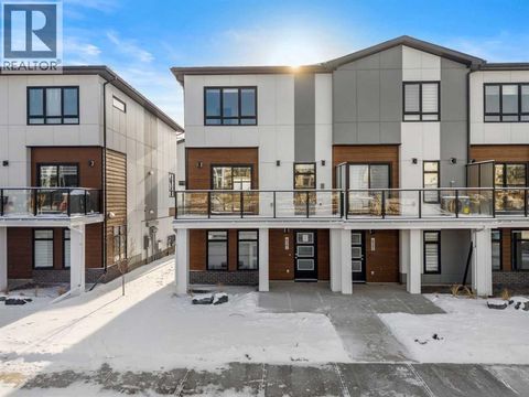 8341 8 Avenue SW Calgary AB T3H6M8