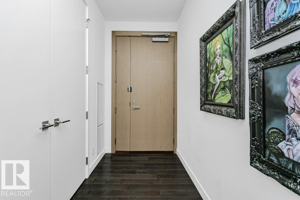 #4401 10360 102 ST NW