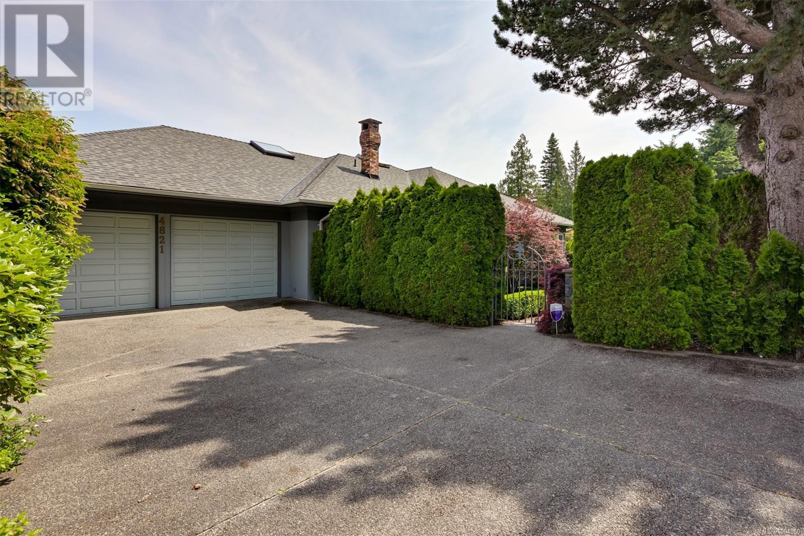 4821 Amblewood Dr