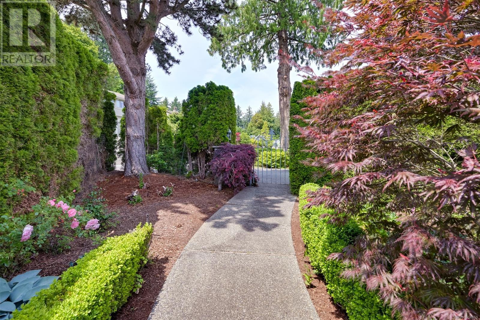 4821 Amblewood Dr