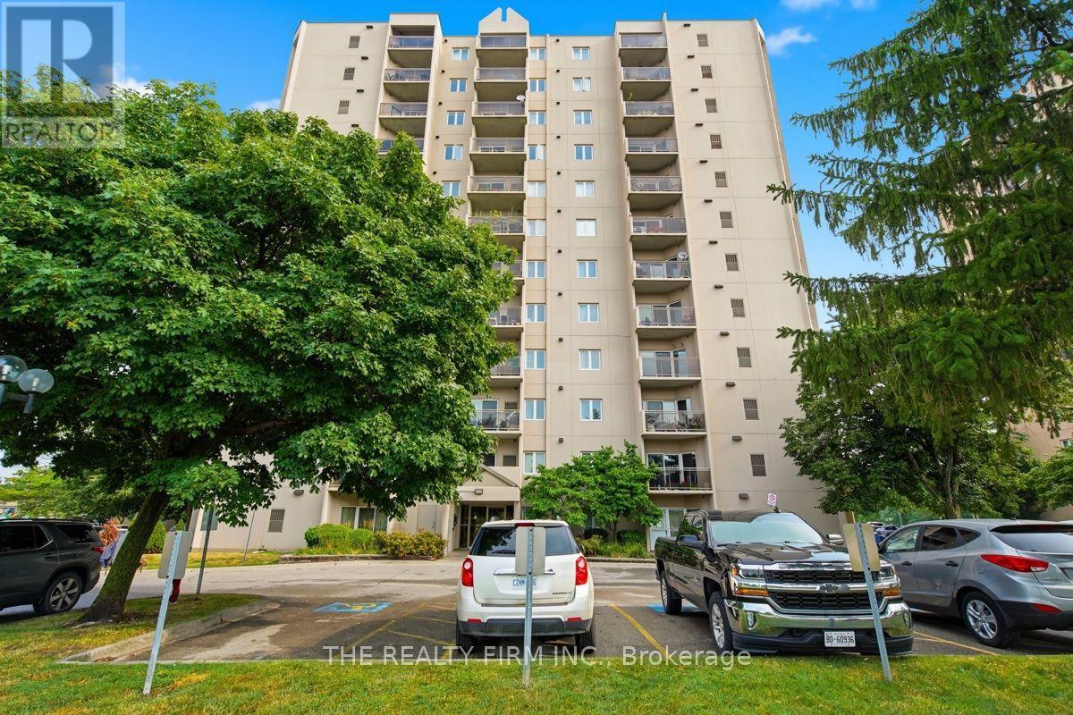 1206 - 858 COMMISSIONERS ROAD E