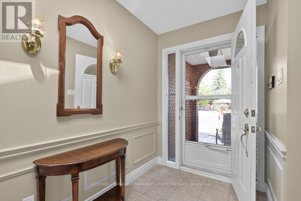 409 MOHAWK ROAD W