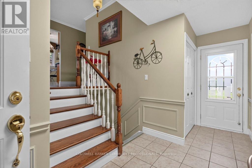 409 MOHAWK ROAD W