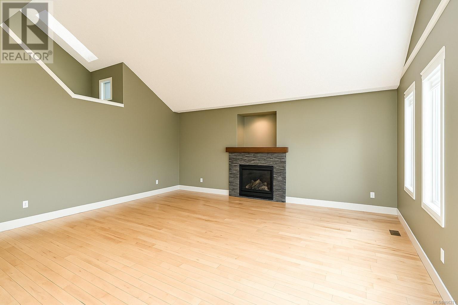 1373 Hutchinson Rd