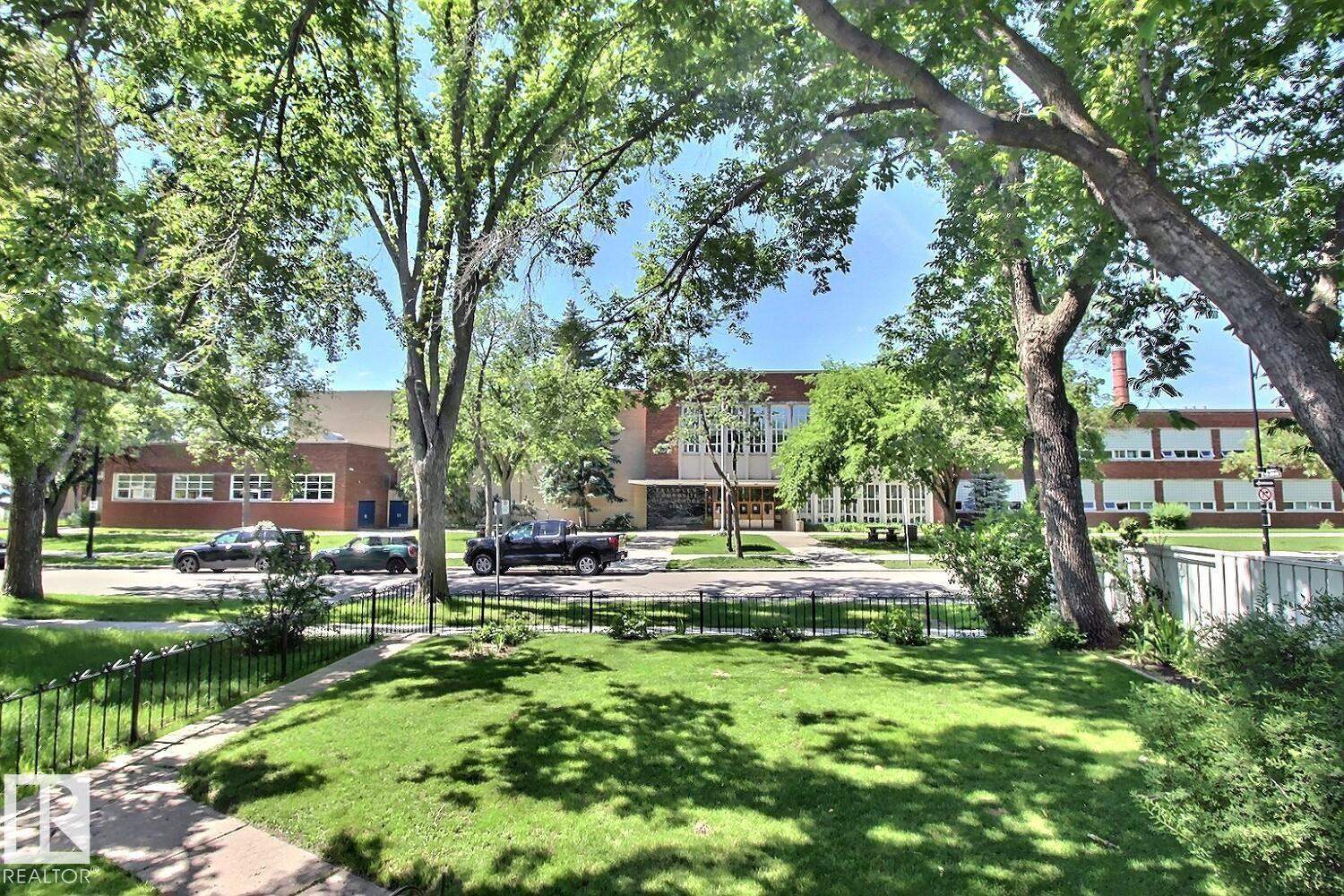 11445 68 ST NW
