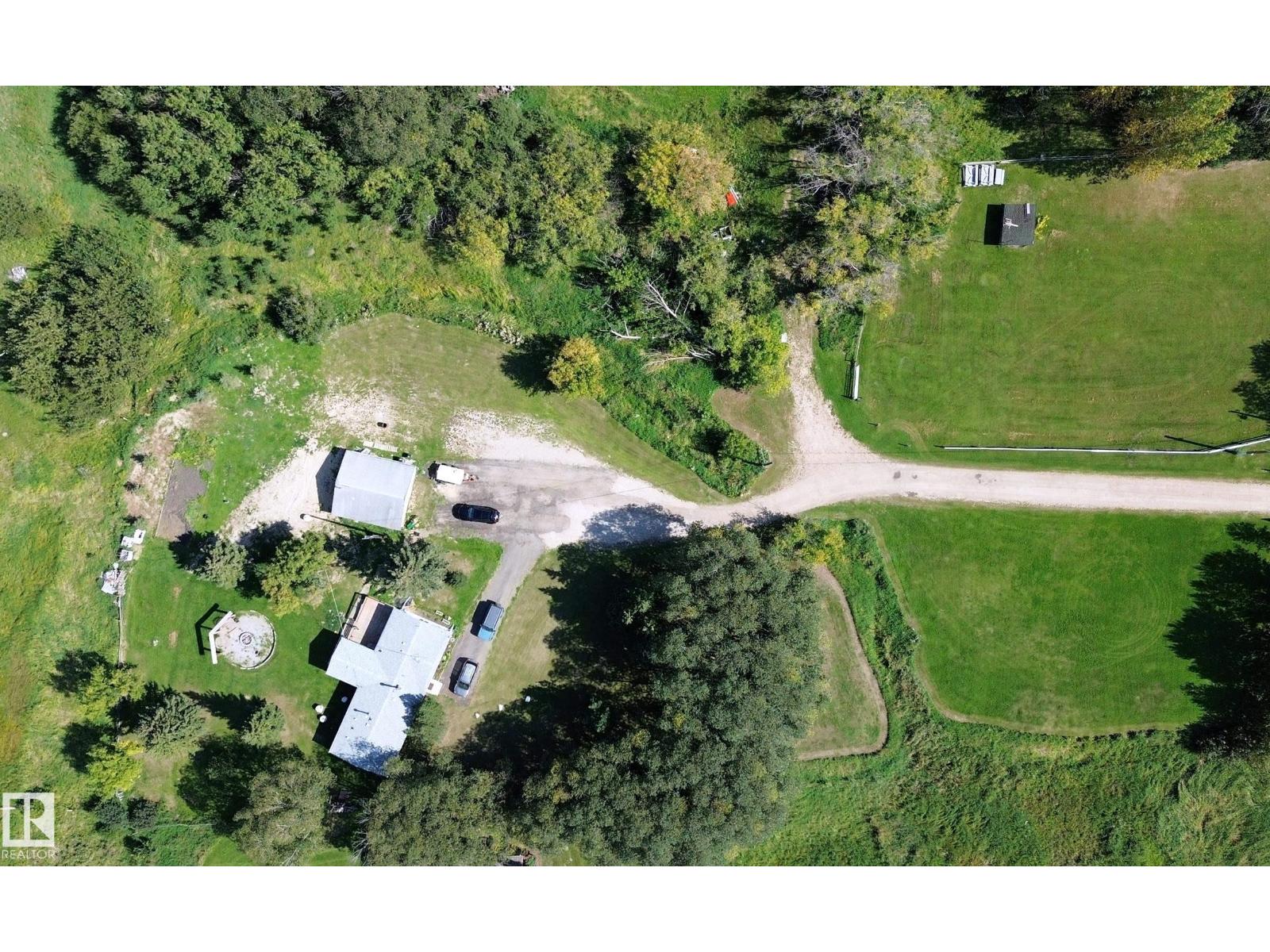 3054 28 AV SW