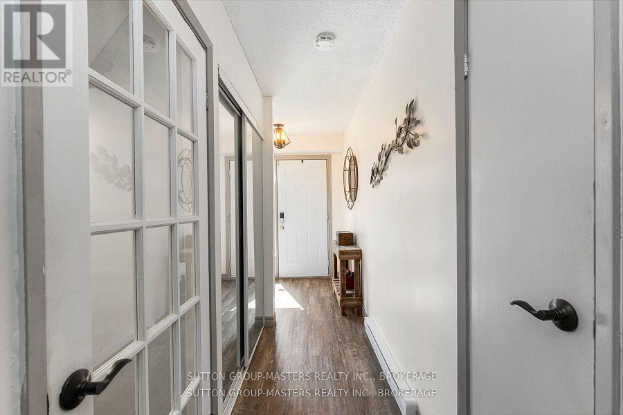 28 - 19 MACPHERSON AVENUE W